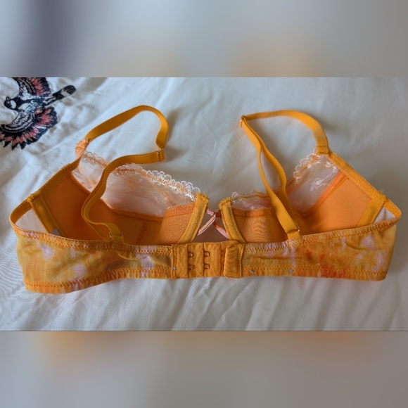 Savage X Fenty NWOT Vibrant Orange Lace Bra - Picture 3 of 4